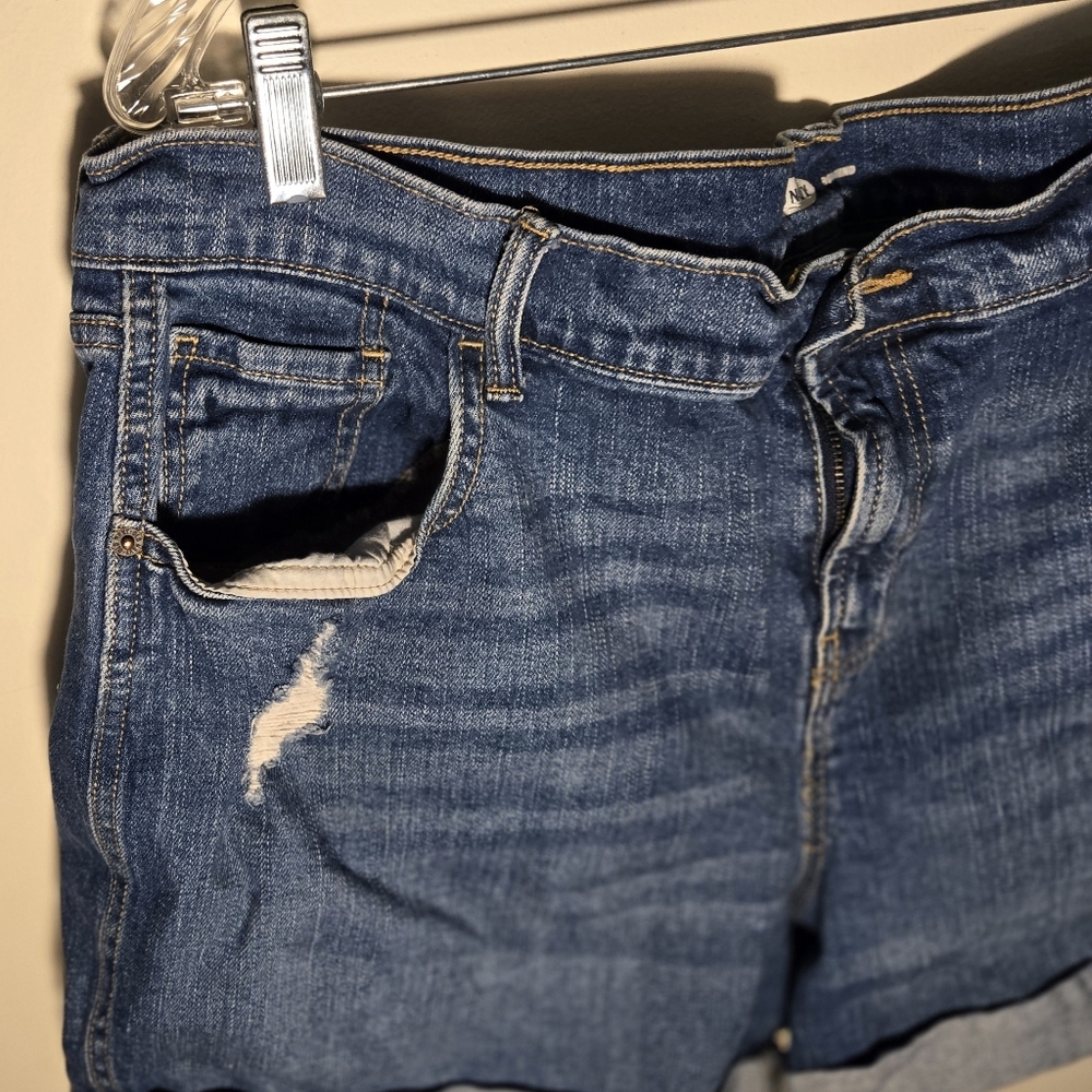 Old navy Plus Size blue distressed boyfriend short shorts Sexy Cuffed Size 18 - Picture 6 of 7